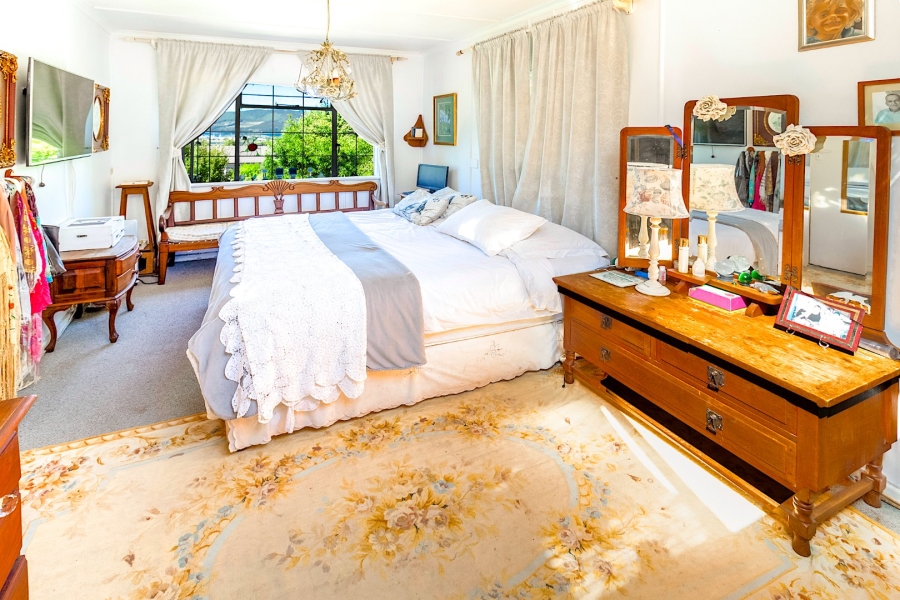 4 Bedroom Property for Sale in Knysna Central Western Cape